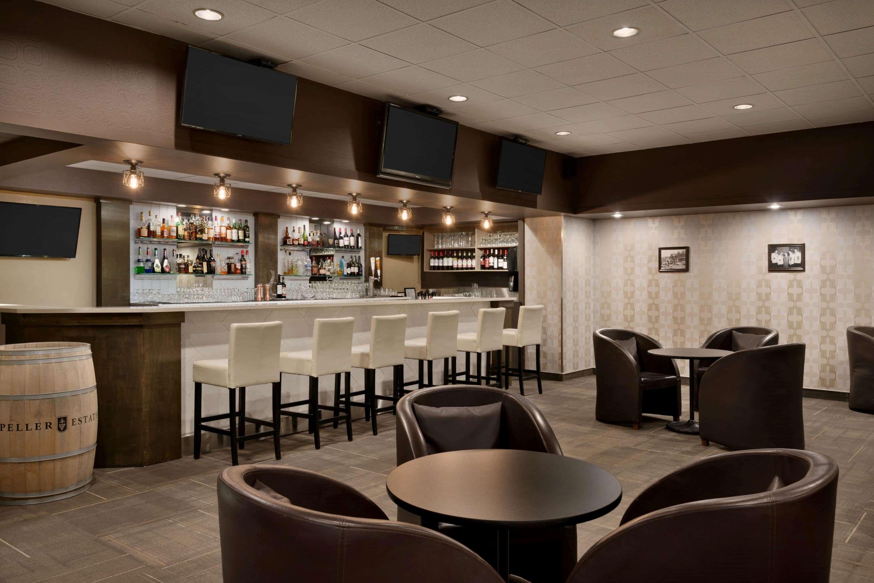 Hotel Ramada Plaza By Wyndham Regina Downtown Exterior foto