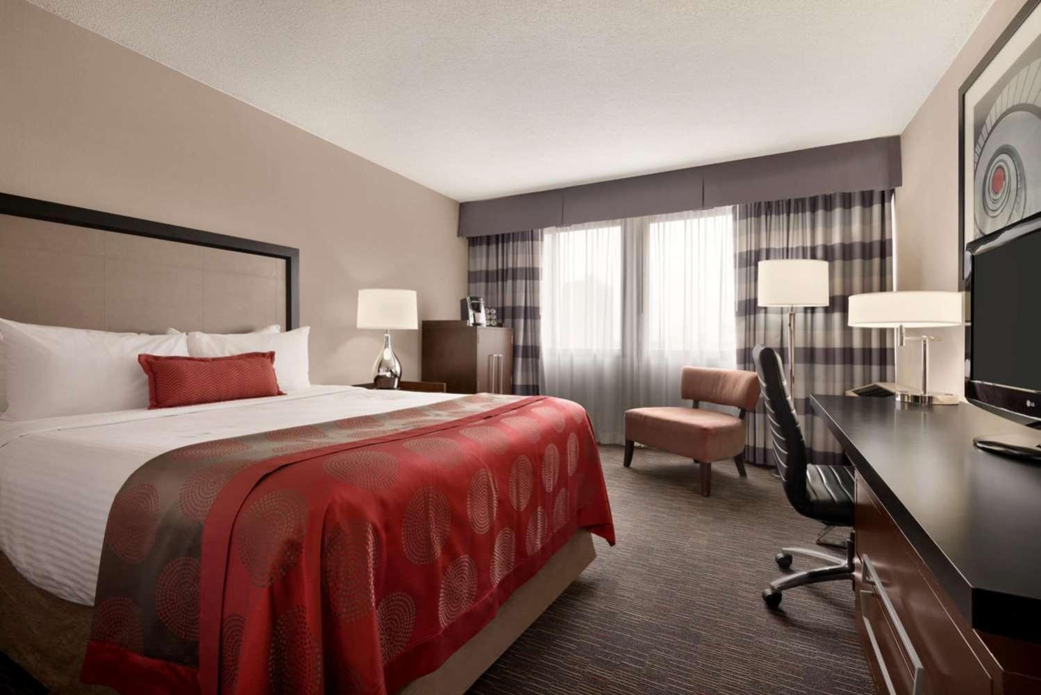 Hotel Ramada Plaza By Wyndham Regina Downtown Exterior foto